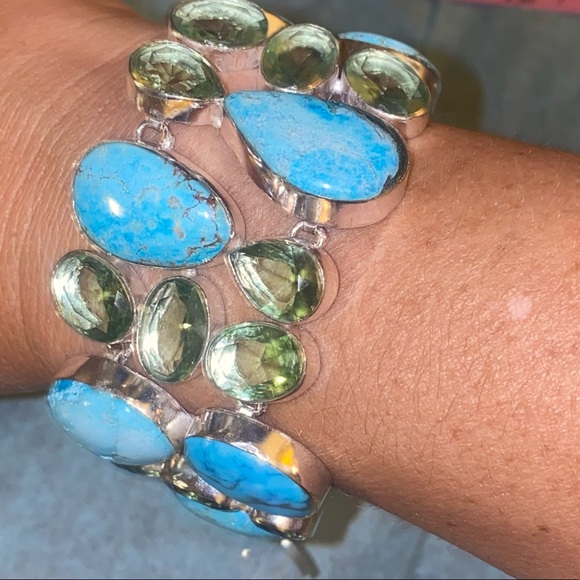 Tibetan Turquoise + Peridot gem cluster statement cuff - Picture 6 of 10